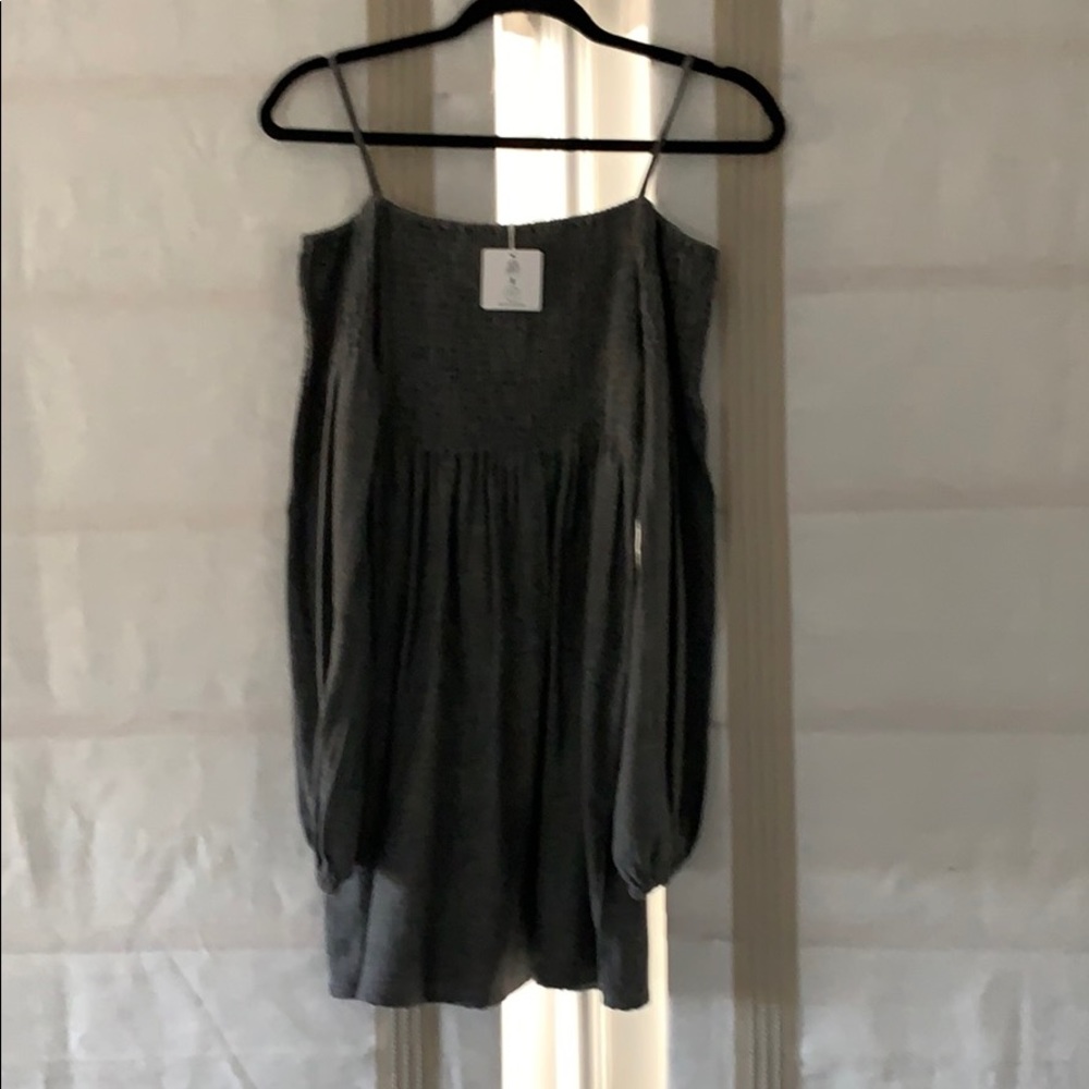 dRA Los Angeles grey off shoulder top